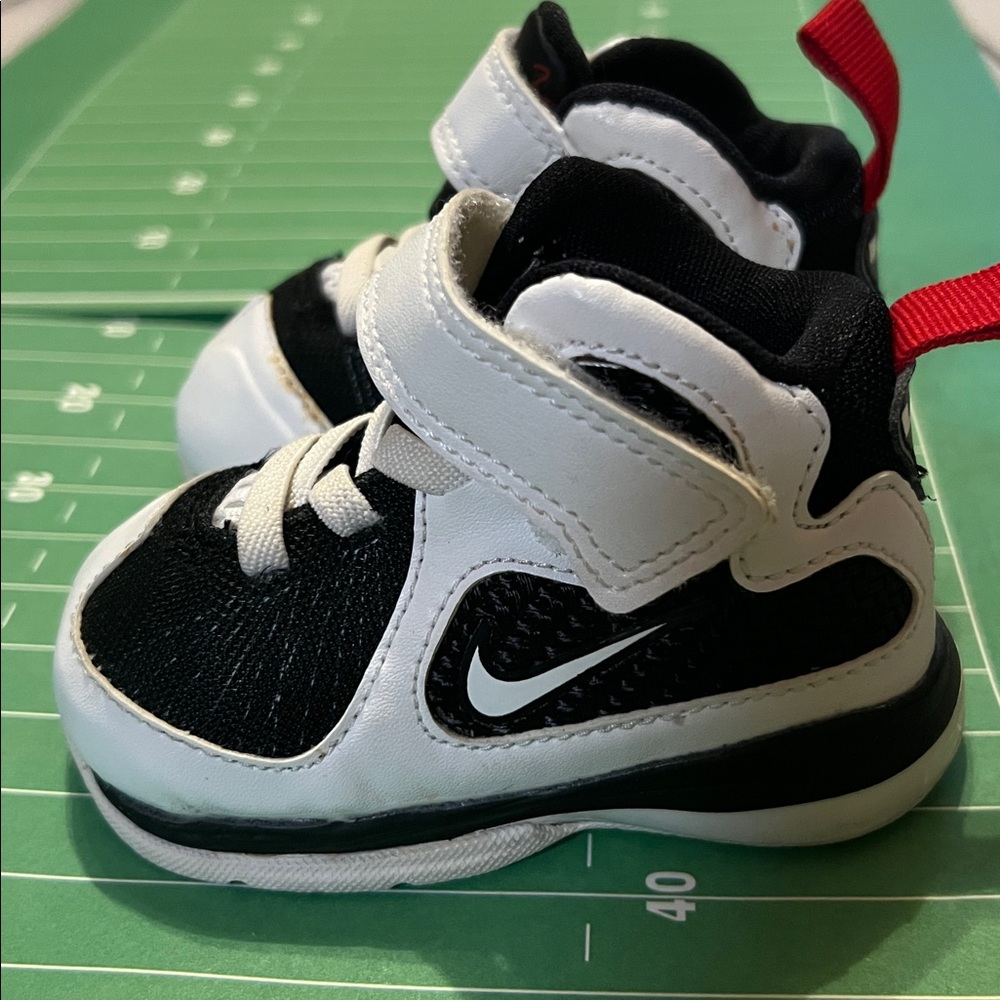 Nike Kids High-Top Sneakers Black & White